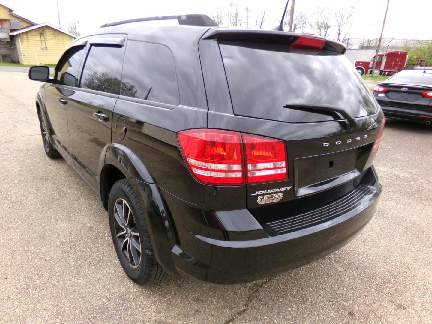 2018 Black /Black Dodge Journey SE (3C4PDCAB8JT) with an 2.4L engine, automatic transmission, located at 401 First NE, Bearden, AR, 71720, (870) 687-3414, 33.726528, -92.611519 - Photo#2